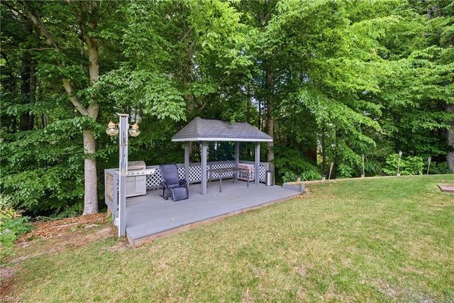 108 Lake Pointe DR, Newport News, VA 23603