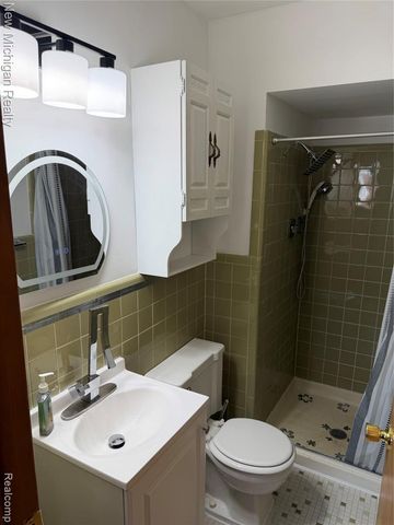 34551 Richard O Drive, Sterling Heights, MI 48310