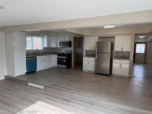 34551 Richard O Drive, Sterling Heights, MI 48310