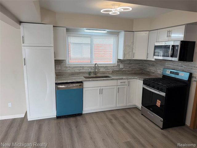 34551 Richard O Drive, Sterling Heights, MI 48310