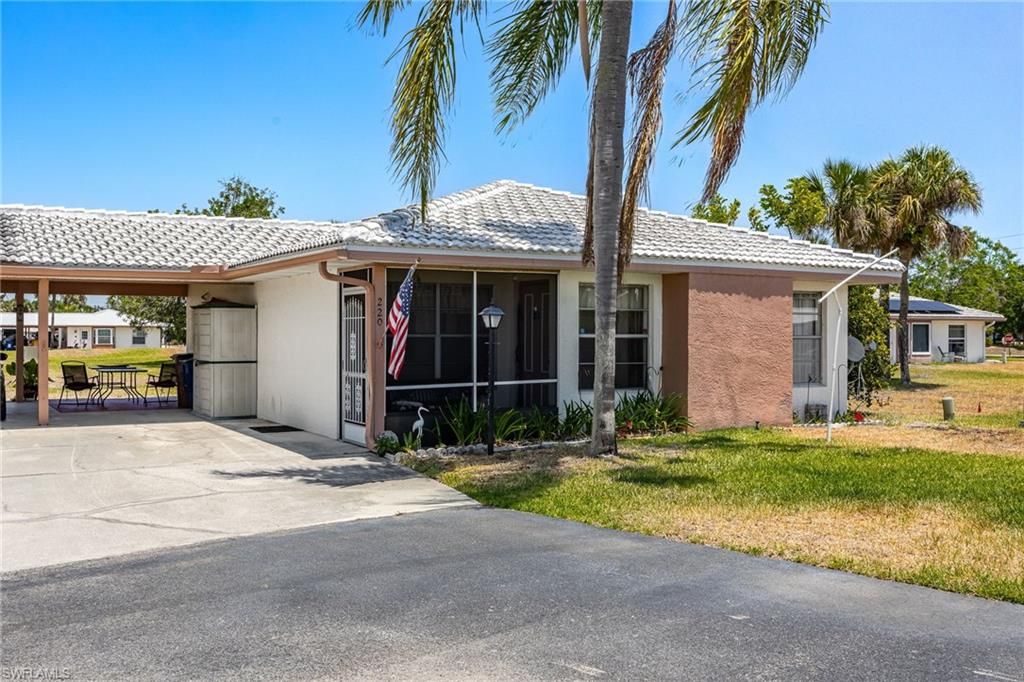 220 Oakmont PKWY, Lehigh Acres, FL 33936