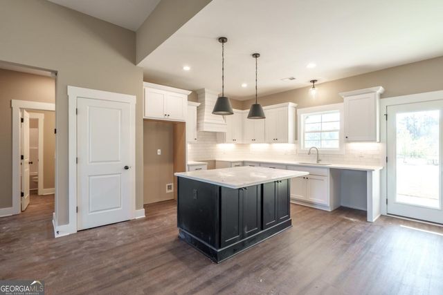 218 Woodfin Way, Social Circle, GA 30025