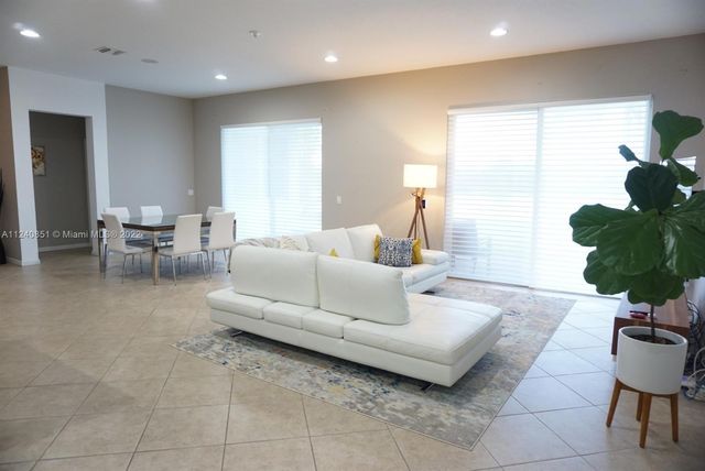 878 Lavender Circle 878, Weston, FL 33327