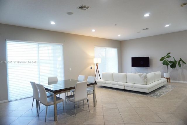 878 Lavender Circle 878, Weston, FL 33327