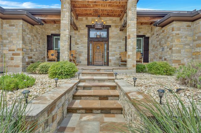 101 Fox Fur, Horseshoe Bay, TX 78657
