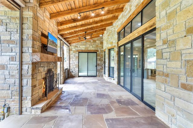 101 Fox Fur, Horseshoe Bay, TX 78657