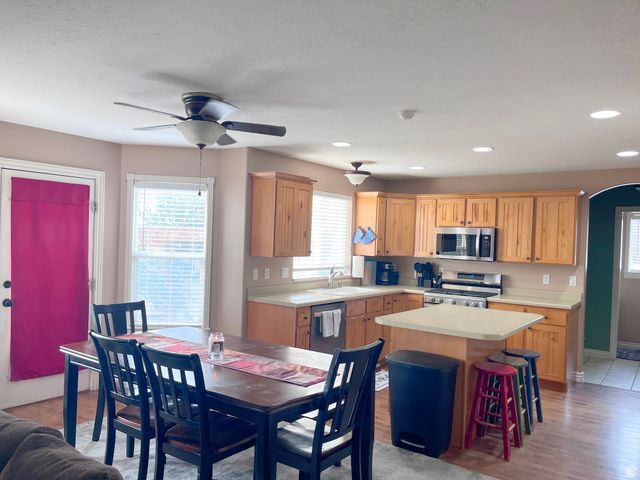 1695 N DIANE RD, North Ogden, UT 84404
