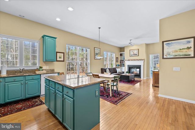 5 FREEPORT LN, Berlin, MD 21811