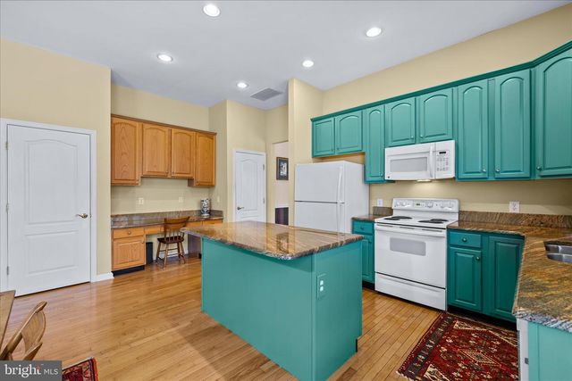 5 FREEPORT LN, Berlin, MD 21811