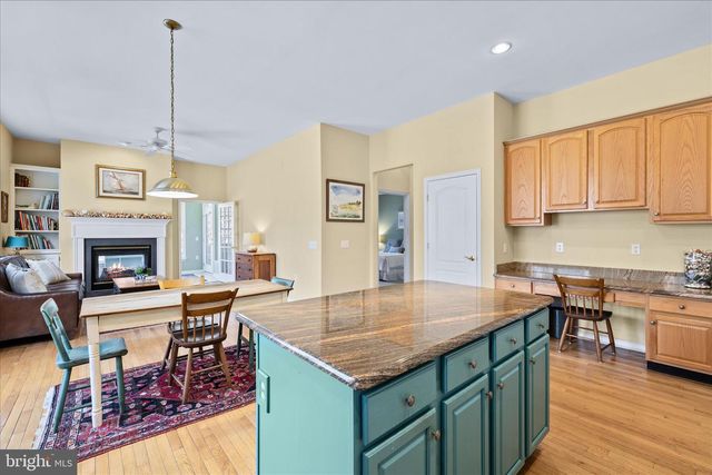 5 FREEPORT LN, Berlin, MD 21811