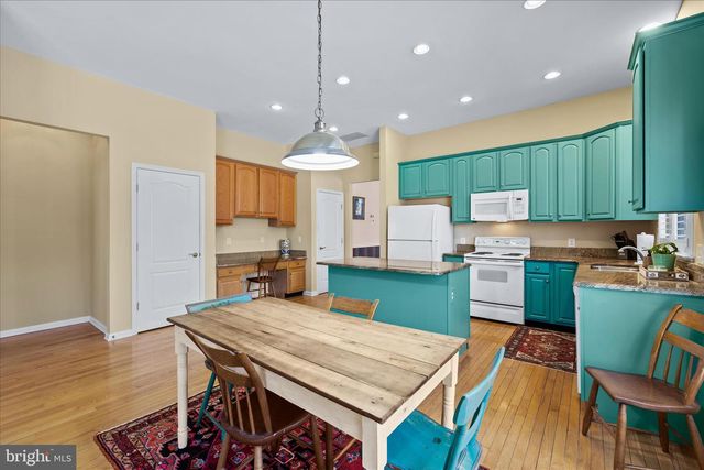 5 FREEPORT LN, Berlin, MD 21811