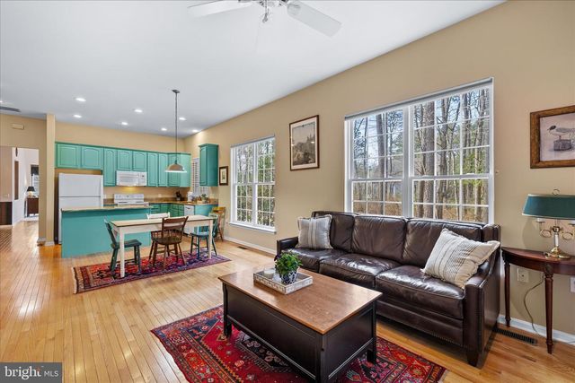 5 FREEPORT LN, Berlin, MD 21811