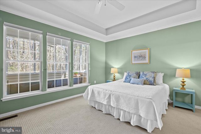 5 FREEPORT LN, Berlin, MD 21811