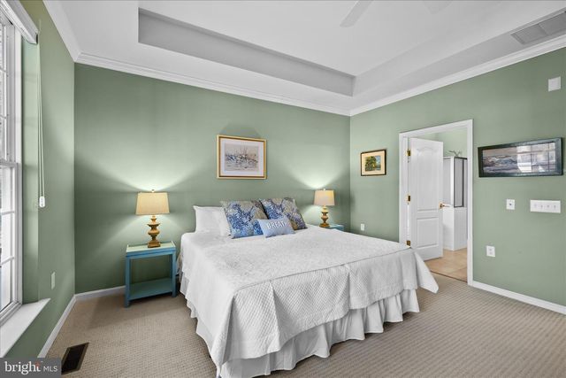 5 FREEPORT LN, Berlin, MD 21811