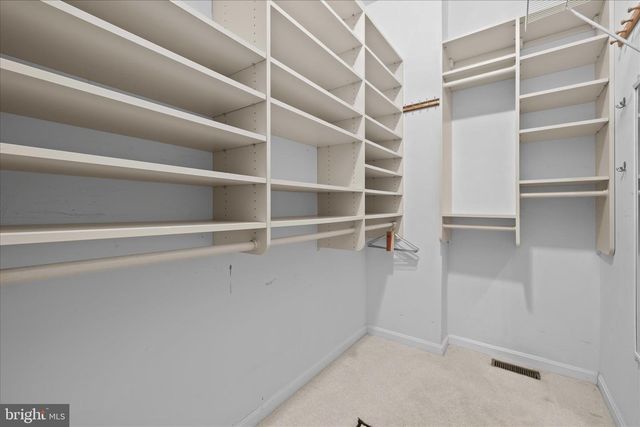 5 FREEPORT LN, Berlin, MD 21811