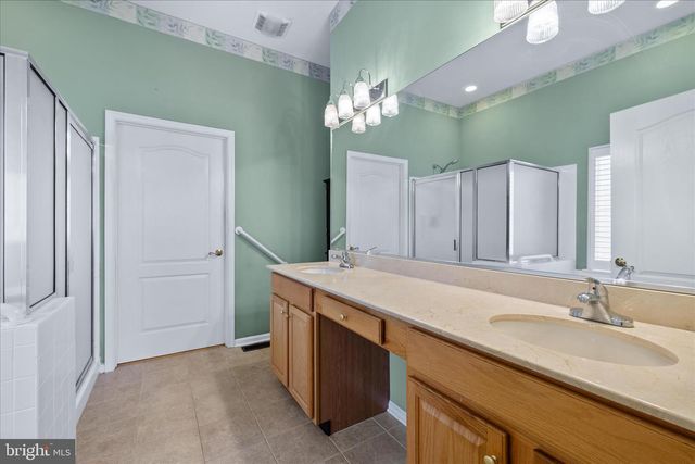 5 FREEPORT LN, Berlin, MD 21811