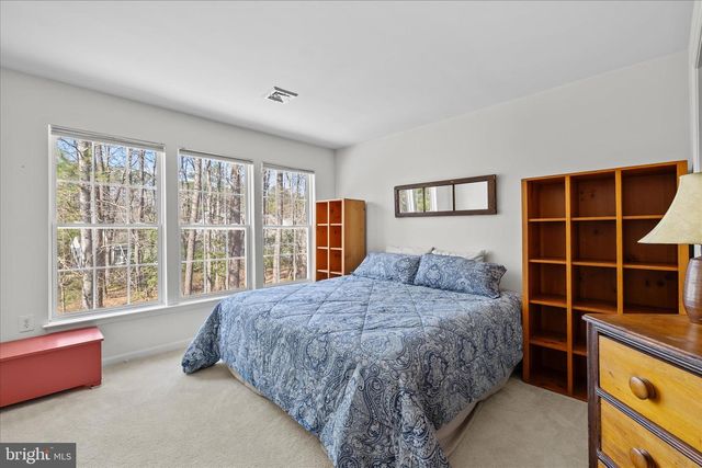 5 FREEPORT LN, Berlin, MD 21811