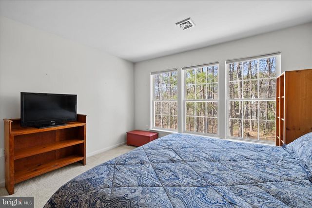 5 FREEPORT LN, Berlin, MD 21811