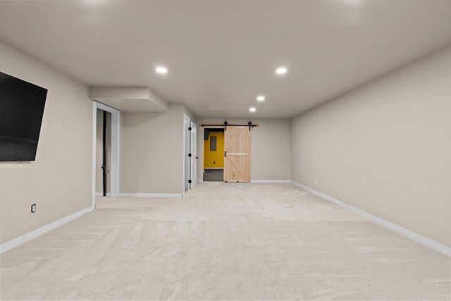 1897 MEADOWLAND COURT, Green Bay, WI 54311