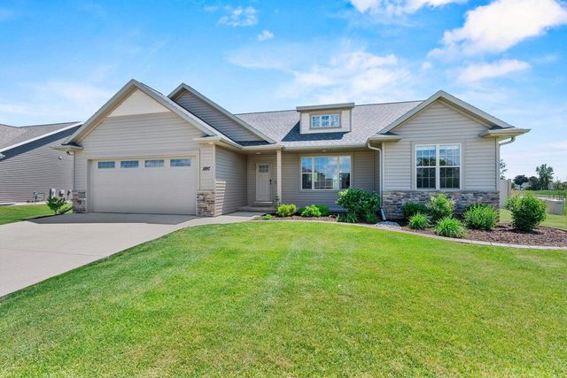 1897 MEADOWLAND COURT, Green Bay, WI 54311