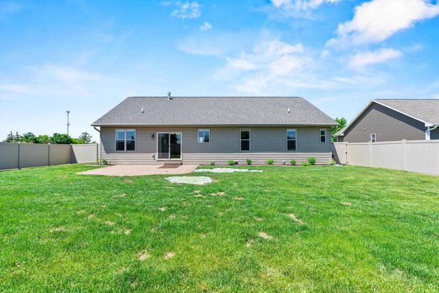 1897 MEADOWLAND COURT, Green Bay, WI 54311