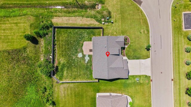 1897 MEADOWLAND COURT, Green Bay, WI 54311