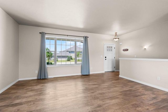 1897 MEADOWLAND COURT, Green Bay, WI 54311
