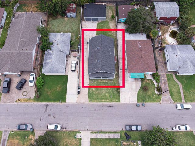 3314 Kleinmann Avenue, Galveston, TX 77551