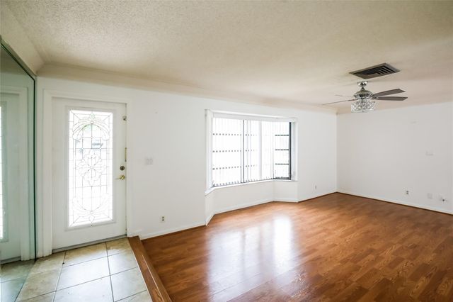 11275 NW 37th Ct, Coral Springs, FL 33065