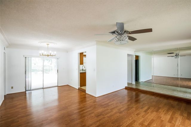 11275 NW 37th Ct, Coral Springs, FL 33065