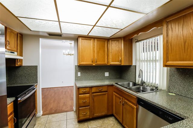 11275 NW 37th Ct, Coral Springs, FL 33065