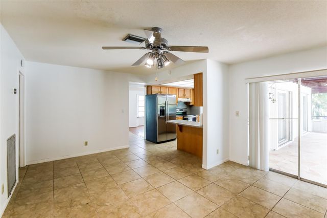 11275 NW 37th Ct, Coral Springs, FL 33065