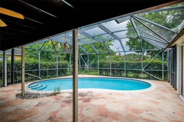 11275 NW 37th Ct, Coral Springs, FL 33065