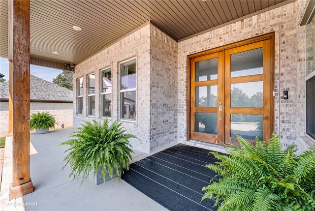 2252 N Windswept Lane, Fayetteville, AR 72703