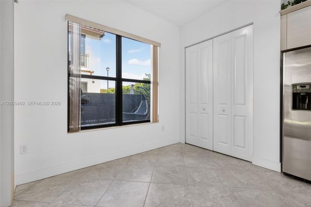 9886 W 34th Ave, Hialeah, FL 33018