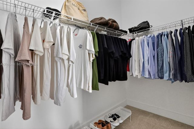 9886 W 34th Ave, Hialeah, FL 33018