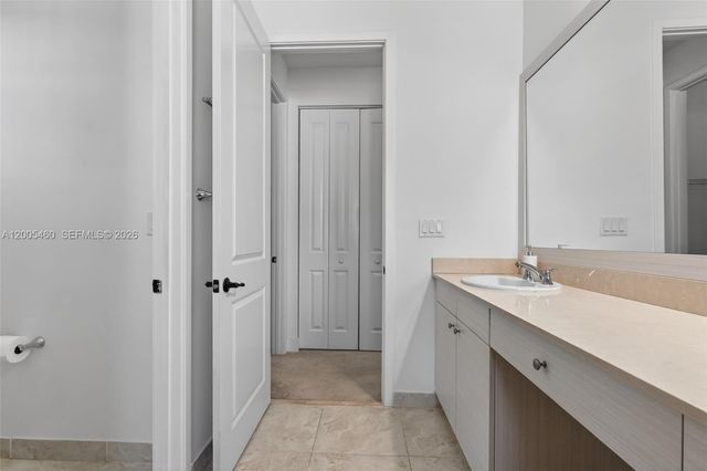 9886 W 34th Ave, Hialeah, FL 33018