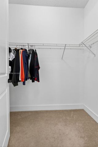 9886 W 34th Ave, Hialeah, FL 33018