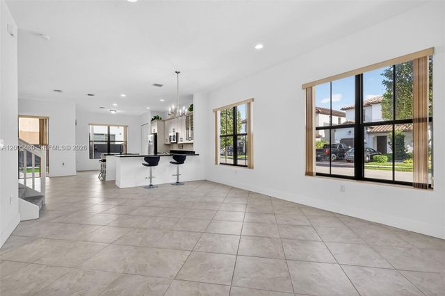 9886 W 34th Ave, Hialeah, FL 33018