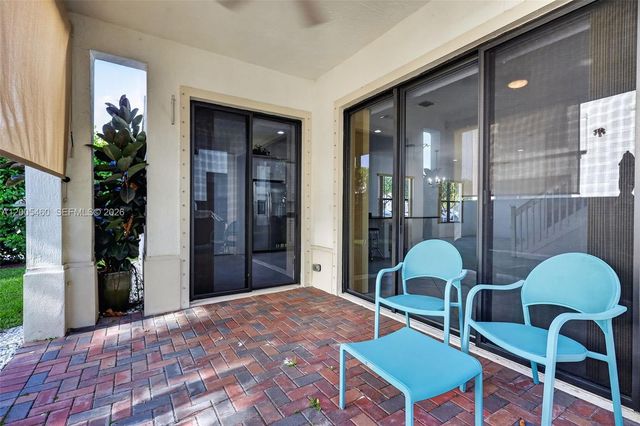 9886 W 34th Ave, Hialeah, FL 33018