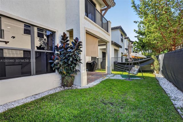 9886 W 34th Ave, Hialeah, FL 33018