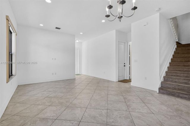 9886 W 34th Ave, Hialeah, FL 33018