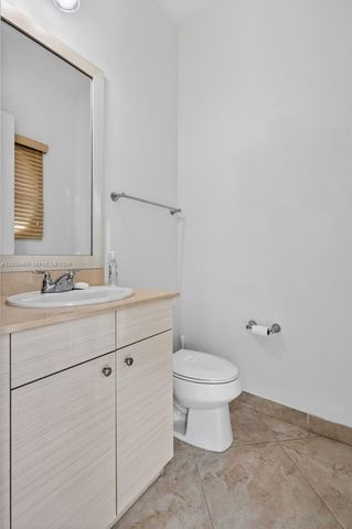 9886 W 34th Ave, Hialeah, FL 33018