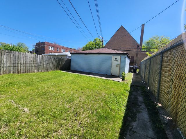 7403 S DANTE Avenue, Chicago, IL 60619