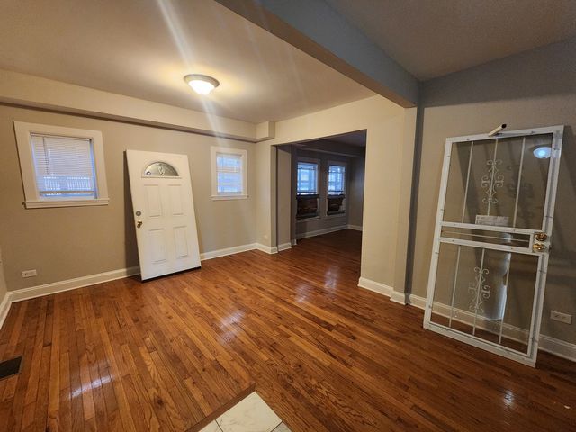 7403 S DANTE Avenue, Chicago, IL 60619