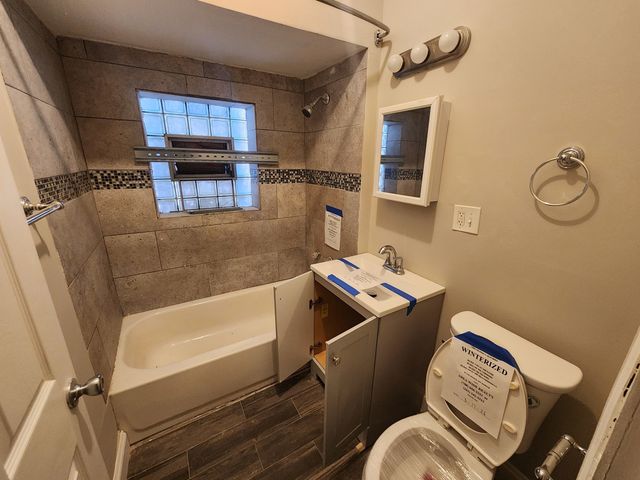 7403 S DANTE Avenue, Chicago, IL 60619