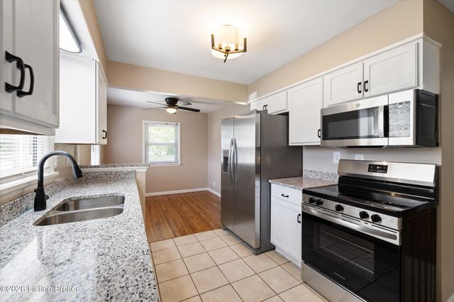 4216 Lynnbrook Dr, Louisville, KY 40220
