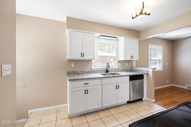 4216 Lynnbrook Dr, Louisville, KY 40220