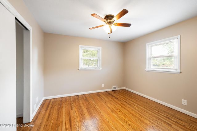 4216 Lynnbrook Dr, Louisville, KY 40220