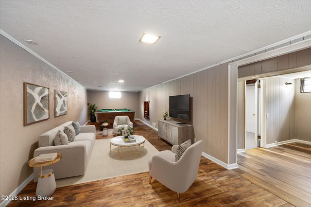 4216 Lynnbrook Dr, Louisville, KY 40220